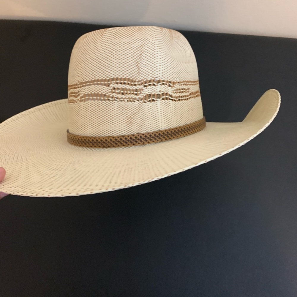 Ariat brand new size 7 1/2 cowboy hat
